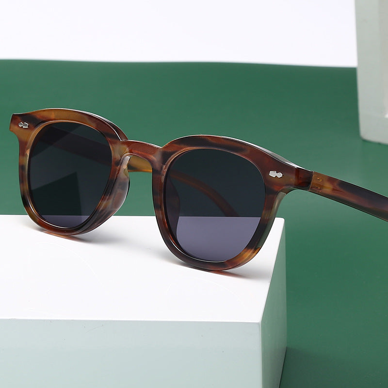 Retro Beige Nail Fashion Sunglasses - cloud line
